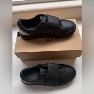 NWB Ugg Neri Sneakers